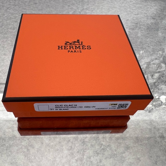 Like new in box Clic Clac H PM bracelet Large - Picture 8 of 8